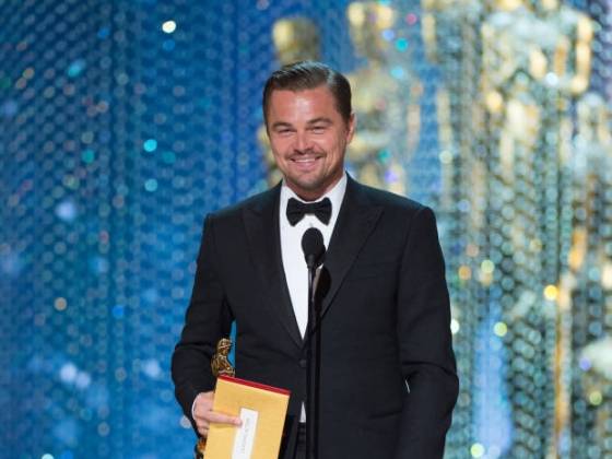 Leonardo DiCaprio con su Oscar 2016